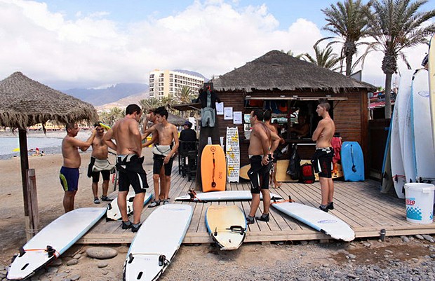 �������