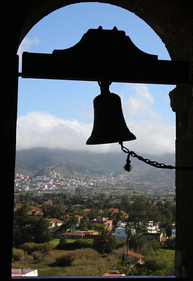 Вид на окрестности Ла Лагуны с колокольни церкви Иглесия де ла Консепсьон