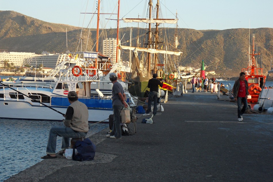 Рыбалка в порту Лос Кристианоса