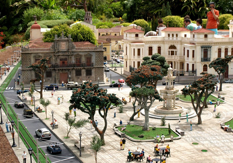 Пуэбло Чико: площадь в городе Ла Лагуна